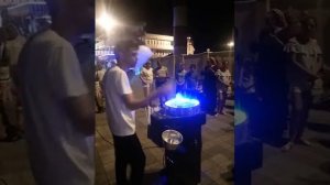 Майкл Джексон продает сладкую вату в Сочи (Адлер)