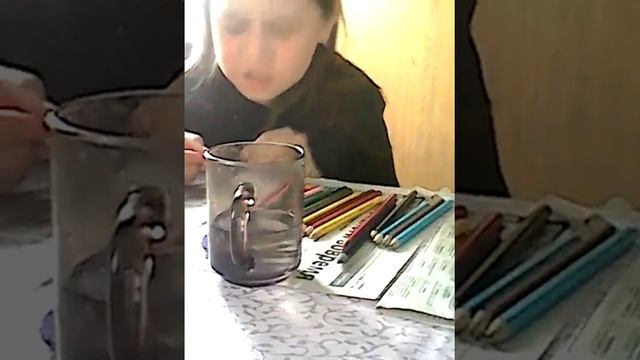 Красим волосы карандашом