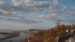 Волга. Из далека долго, течёт  река.....