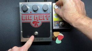 Fuzz comparison Big Muff vs Maestro Fuzz FZ-M MODERN Setting