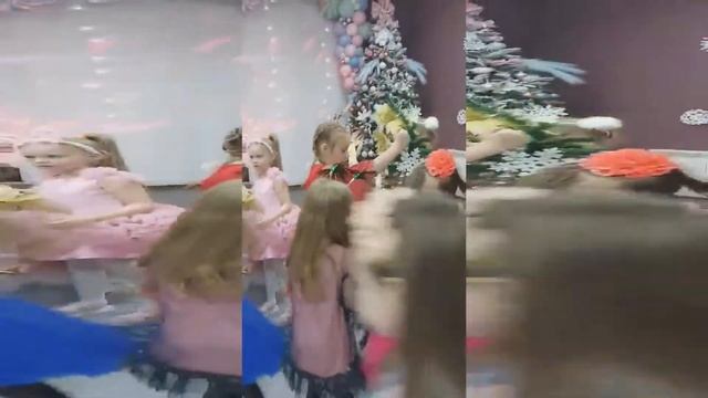 Даша на утреннике. Гринч, дедушка Мороз, снегурочка. смотреть онлайн