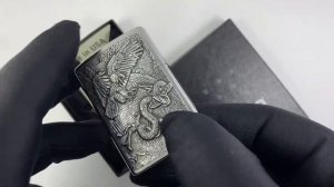 29637 Зажигалка Zippo Eagle vs Snake Emblem, Brushed Chrome