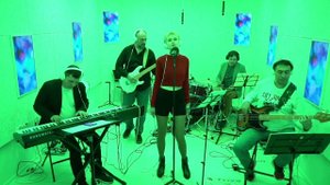 "Не обернусь" -Александра Серёжникова и музыкальная группа