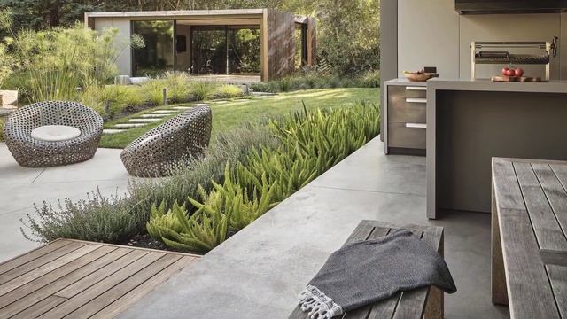 Contemporary Home's Pavilions Wrapped By Cedar slats At The Lush And Private Backyard смотреть онлайн