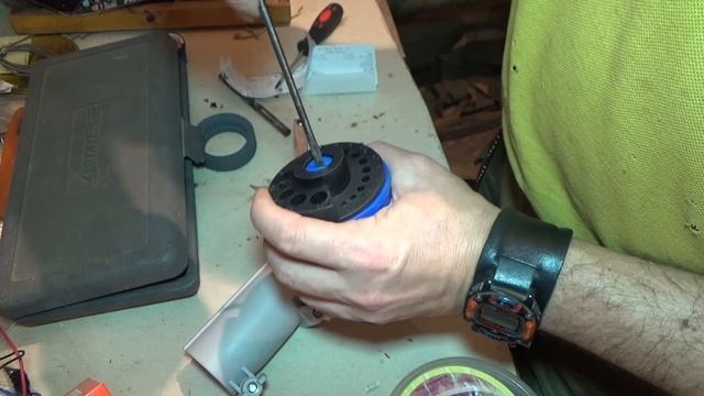 Насадка на дрель для заточки сверла Drill bit for drill bit sharpening