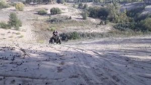 Ямаха Гризли 450 в горку.