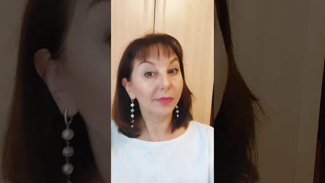 Суперувлажняющая губная помада от " Мэри Кэй". смотреть онлайн