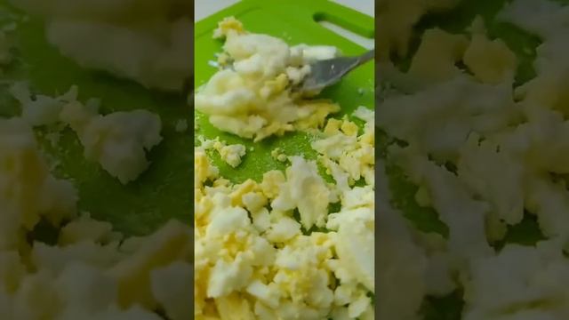 Быстрая и вкусная ЗАКУСКА [Горячие БУТЕРБРОДЫ с рыбой и яйцом в духовке]