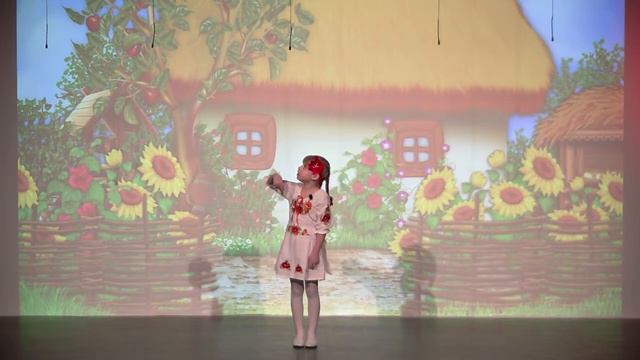 Дарья Фелимончук. Стих "Садок вишневый коло хаты" смотреть онлайн