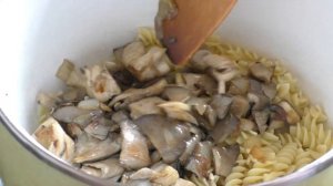 МАКАРОНЫ С ГРИБАМИ \ MACARONES WITH MUSHROOMS #макароны #паста #грибы #еда #макаронысгрибами