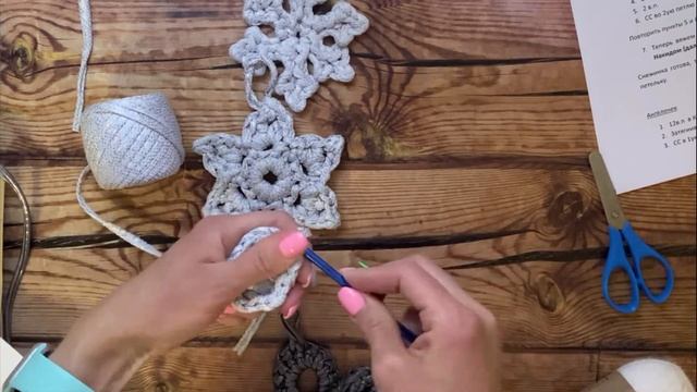 Новогодние игрушки связанные крючком из трикотажной пряжи ? Описание СНЕЖИНКА и АНГЕЛ для начинающи