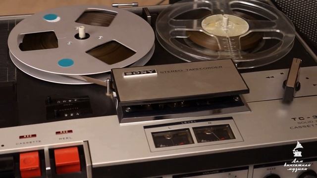 Шикарный переносной проигрыватель Sony ТС- 330/ Япония/ Начало 1970-х