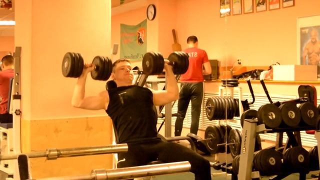 Всё крайне нехорошо или вроде нормально. 2 недели до соревнований. Продолжаю пахать дальше смотреть онлайн