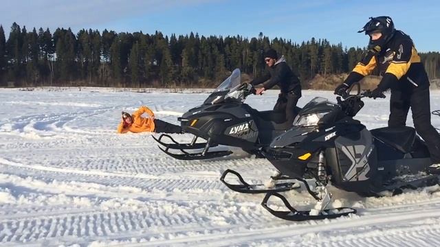 Lynx army 800 VS lynx boondocker 600 смотреть онлайн