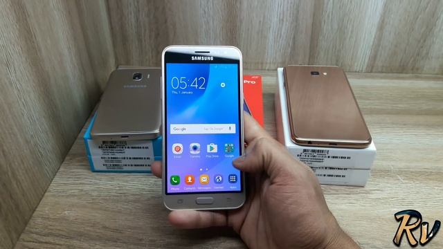 Galaxy J2 2018 vs Galaxy J3 Pro vs Galaxy J4 Plus - Should You Buy ? смотреть онлайн