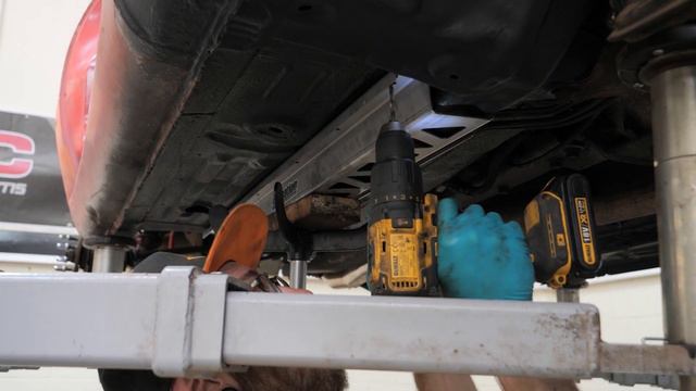 Installing SKIDNATION Frame Rails Over The SMASHED Ones On Mary the MX-5 Miata смотреть онлайн