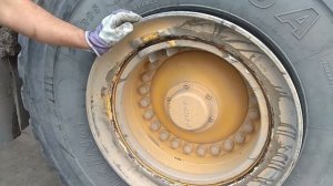 Бортируем шины не снимая колесо 26,5R25