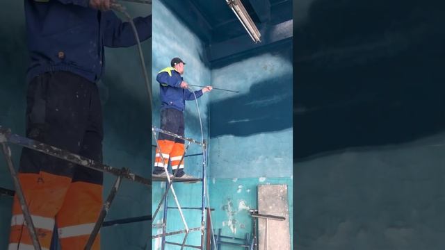 Безвоздушная покраска потолка и стен  Санкт Петербург #красимправильно #промпокраскаспб