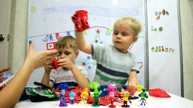 Распаковка Свит боксов (Sweet box) коллекция Фиксиков смотреть онлайн