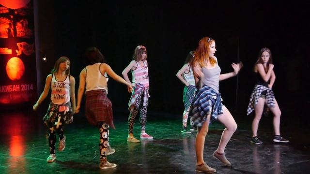 Танец Milk's power (Ижевск) - Yum yum yum - группа Lip Service смотреть онлайн