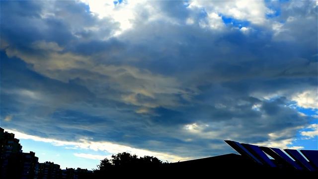 Дождевые Тучи Плывут Низко над Землей. Дождевые Тучи. Футаж Дождевые Тучи. Футажи для видеомонтажа смотреть онлайн