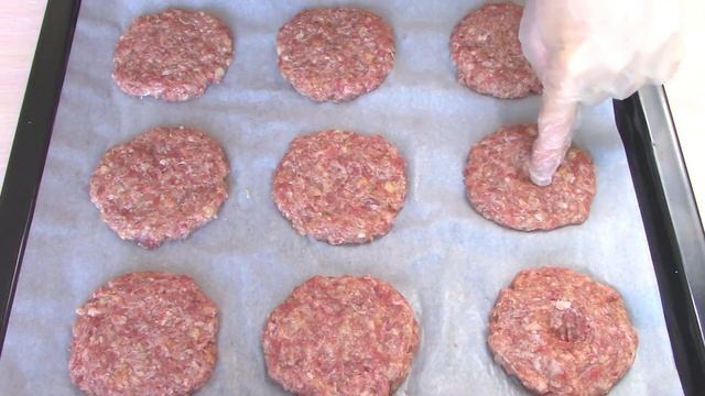 Вместо жареных котлет на сковороде, готовлю сочные в духовке))) смотреть онлайн