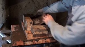 23. Стационарный угольный горн с нижним дутьём из 20 кирпичей.