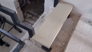 Установка двух лестниц на косоурах в одну шахту
