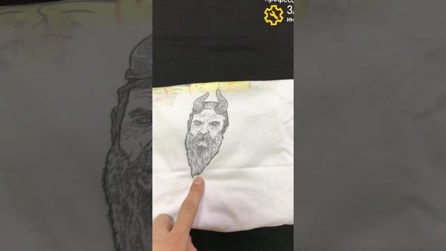 Печать на футболке при помощи термопереноса и методом прямой печати.