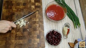Суп из томатов в собственном соку с курочкой! Готовится за 20 минут! Съедается за пять !