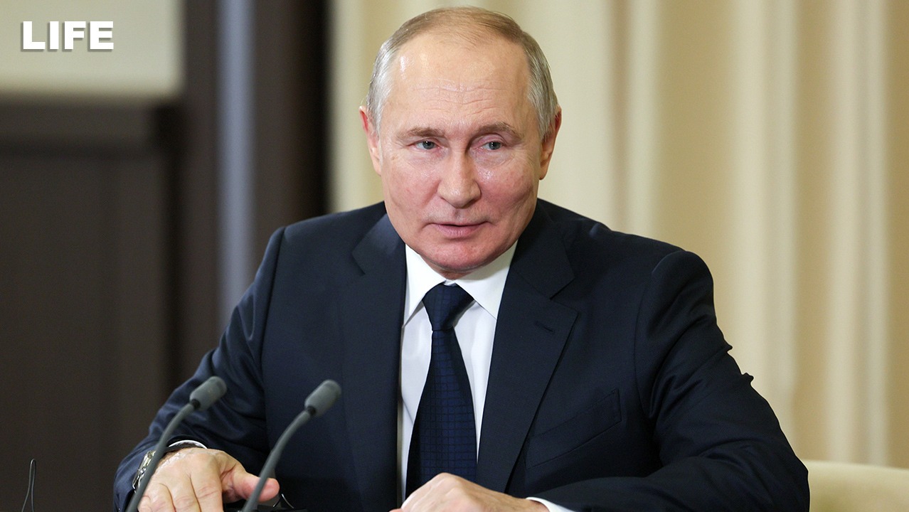 Путин проводит совещание с главой "Россетей"