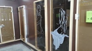 Двери стеклянные