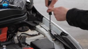 Установка амортизаторов капота на KIA Rio 3 / КИА Рио 3