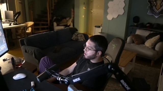 игра на 500к с Михаилом Литвиным, новая машина Халида, Лахма летит в Дубай смотреть онлайн