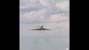 Красивый взлёт Ту-154, звук