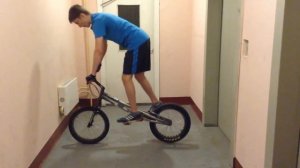 Урок по велотриалу. Как научиться держать равновесие(баланс) на велосипеде?