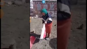 бабушка с флагом ) ,(бабушка легенда)слава россии.