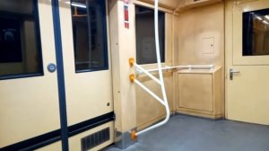 Поездка в метропоезде 81-7021/7022 "Крюковец" с белыми поручнями - Ukraine 2023