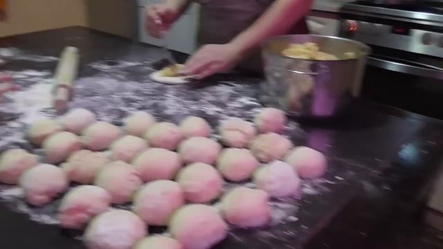 Жареные пирожки с картошкой/Ответы на комментарии/Семья Жуковых смотреть онлайн