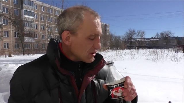 Хочу пожрать - 3 кг красной икорки залпом от дяди Юры \ Треш смотреть онлайн