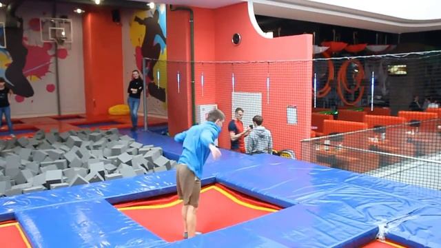 Батуты Мадагаскар Парк Саранск. Очень круто! Посещение детского парка развлечений смотреть онлайн