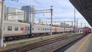 "20 вагонов" ЭП1П-030 с поездом №346 Адлер - Нижневартовск