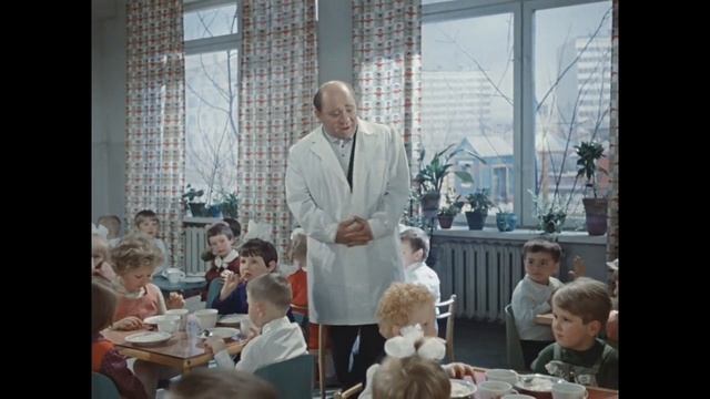 Завтрак в детском саду. Космические ложки и звездолет. смотреть онлайн