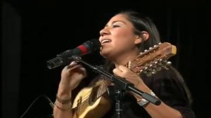 Nataly G.  Gratitud. ("En vivo")