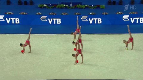 На Чемпионате мира по художественной гимнастике российская сборная завоевала золото в многоборье