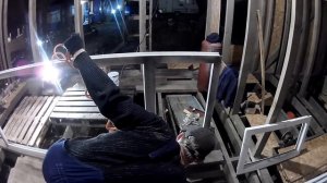 Окна ПВХ в каркасном доме. Замер и покраска окон ПВХ. Установка окон в каркасном доме.