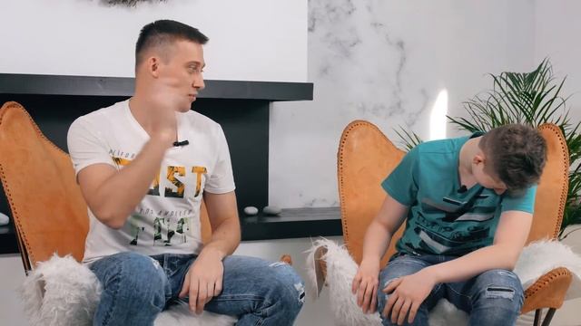 Слова 90х против молодежного сленга! Интеллектуальный батл на канале отцы и дети. смотреть онлайн