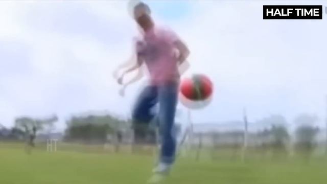 Cristiano Ronaldo Freestyle Outside Football Field смотреть онлайн