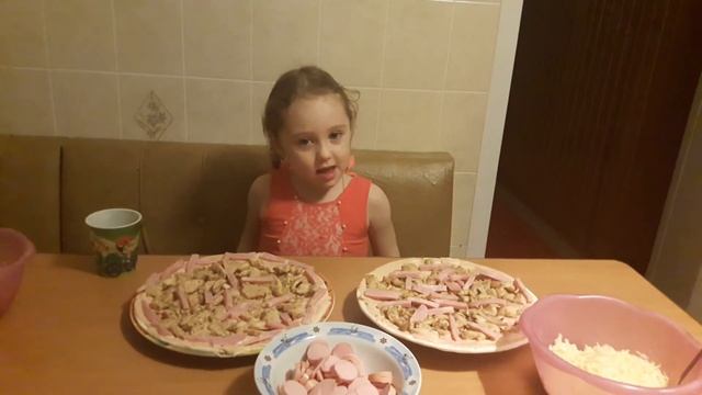 Даша с папой готовит пиццу супер пицца от Даши видео для детей смотреть онлайн