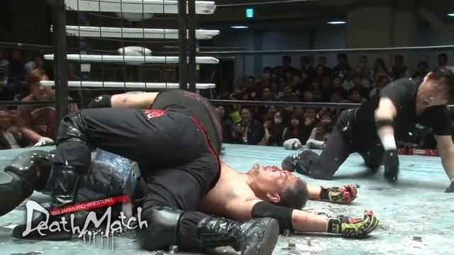 Кровавый реслинг понарошку #2. Бой с порваной губой смотреть онлайн